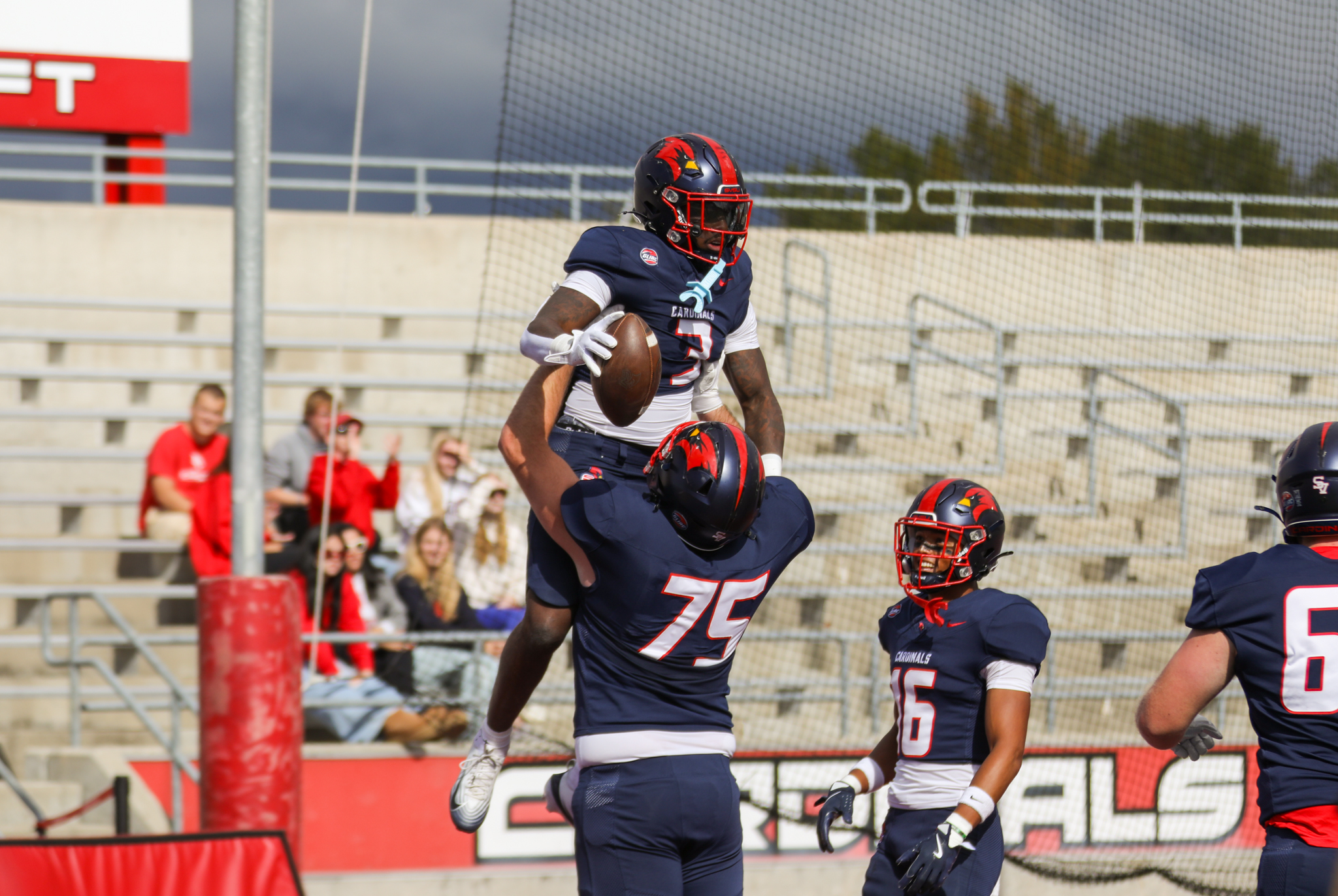 Cardinals Soar Past Lakers to Start GLIAC Play 2-0