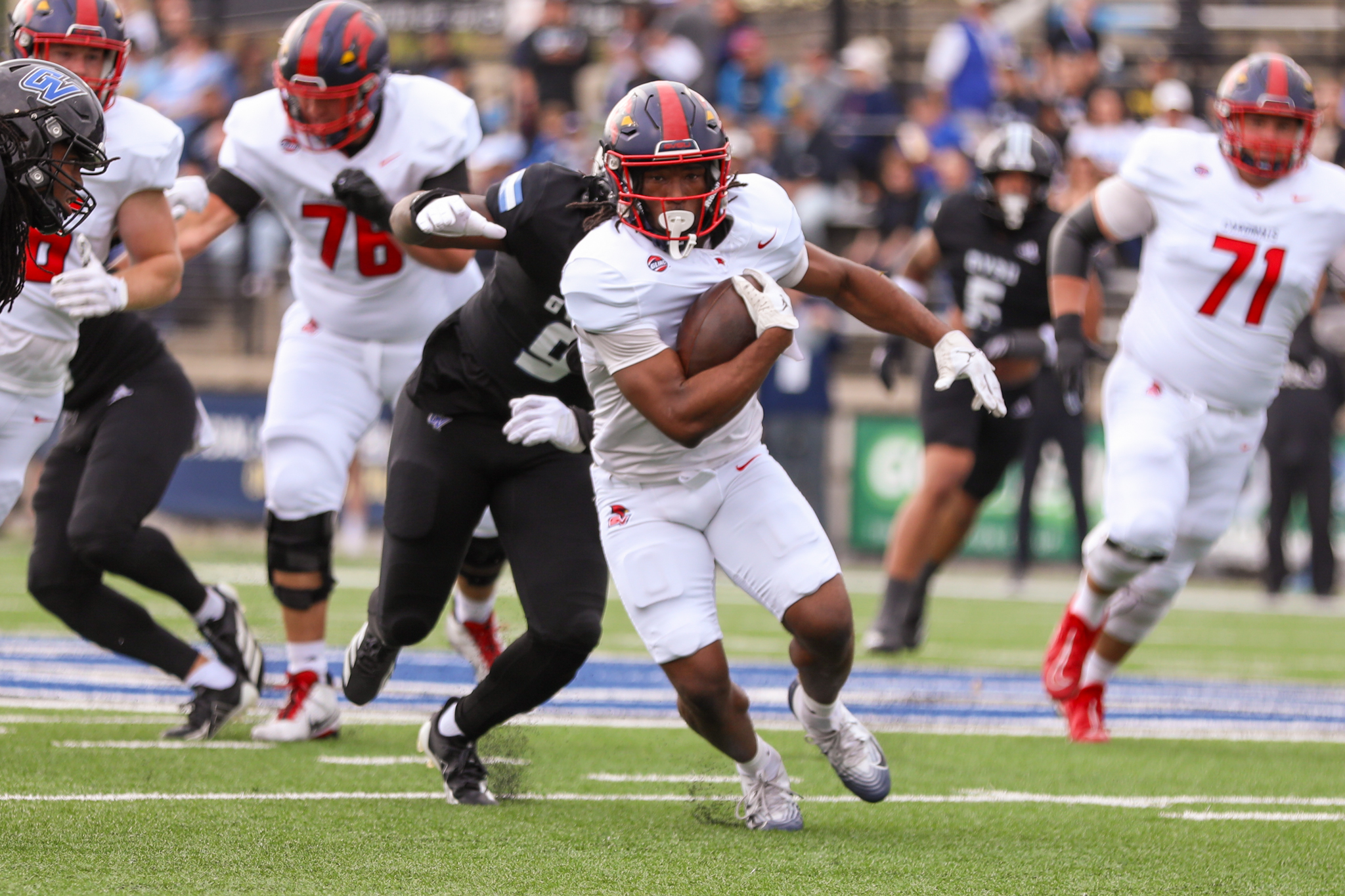 Cardinals Sink #7 Lakers in Battle of the Valleys
