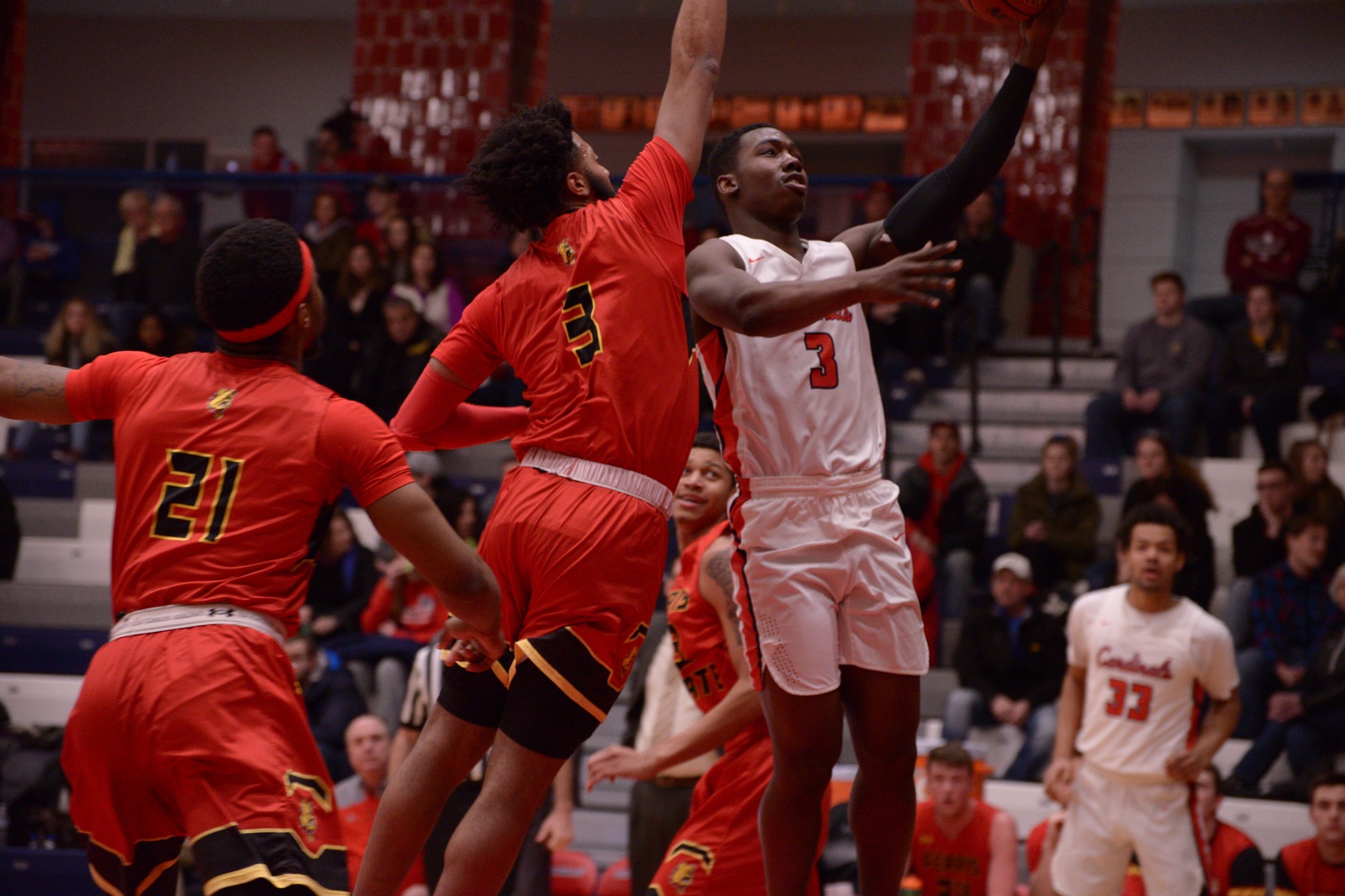 Cardinals drop GLIAC tilt to Lakers, 87-72