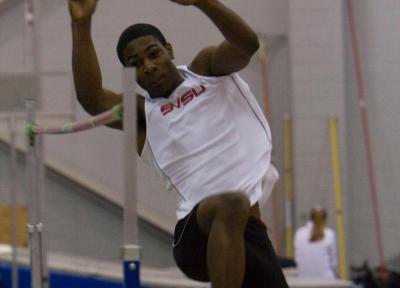 Sanders Posts National Qualifying Mark at SVSU 'Doug Hansen Open'