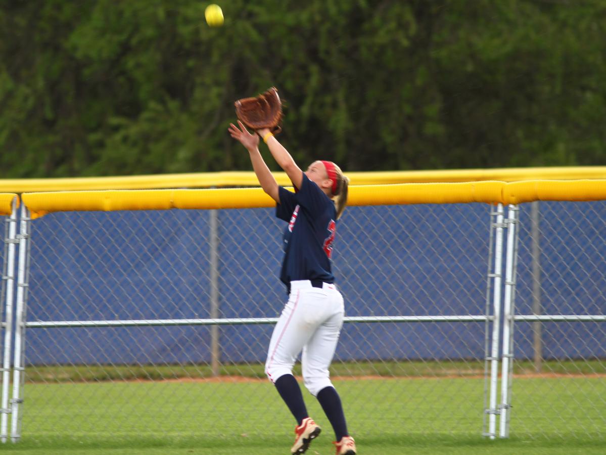 Cardinals Fall Twice to Warriors, 8-6 and 8-4