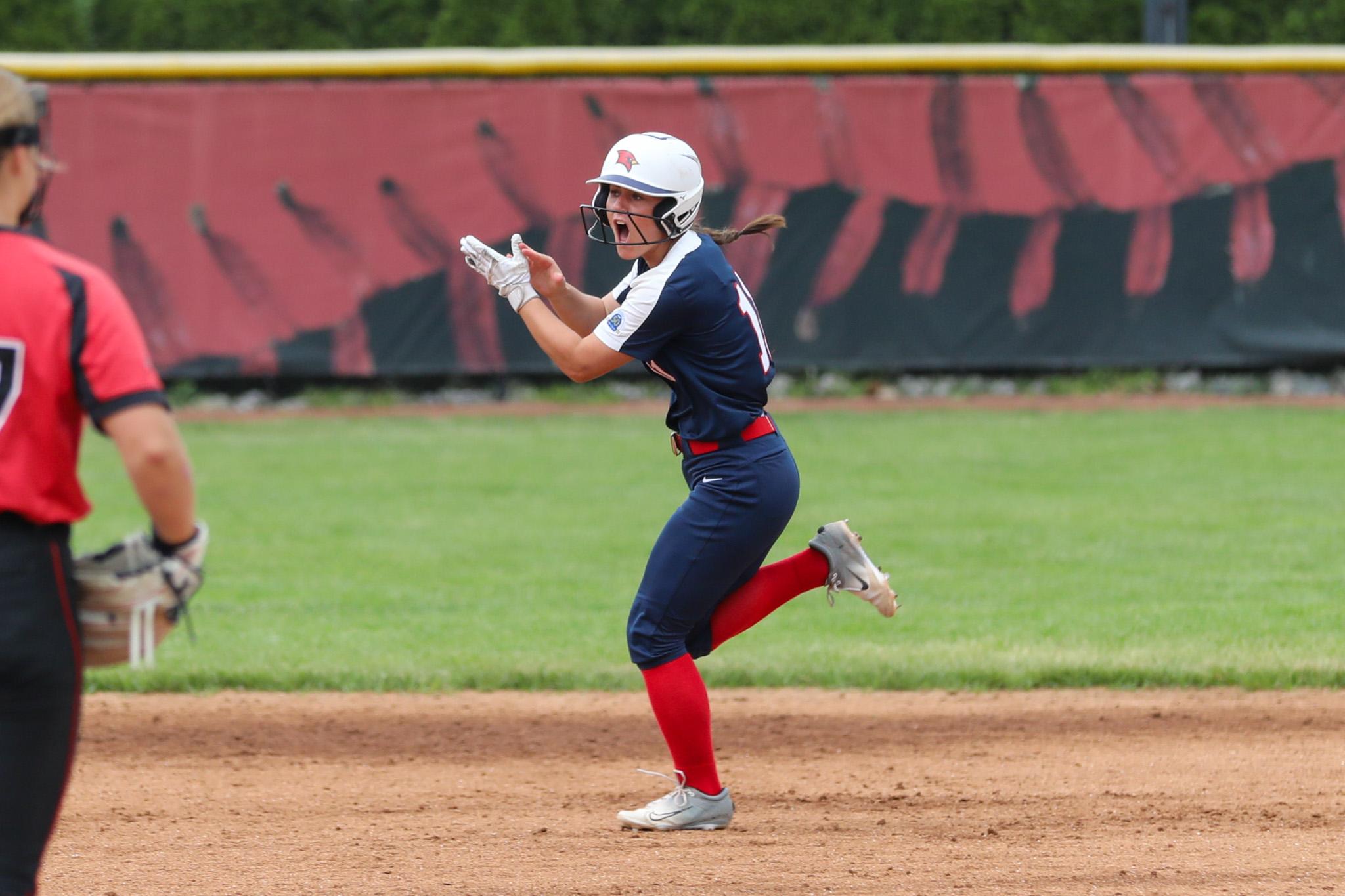 Softball Defeats Lewis 3-2, Faces UIndy Tomorrow