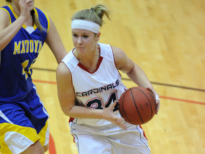 Cardinals Fall to Bulldogs, 81-57