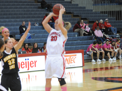 Bulldogs Defeat Cardinals, 66-48.