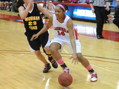 Cardinals Fall to Screaming Eagles, 76-62