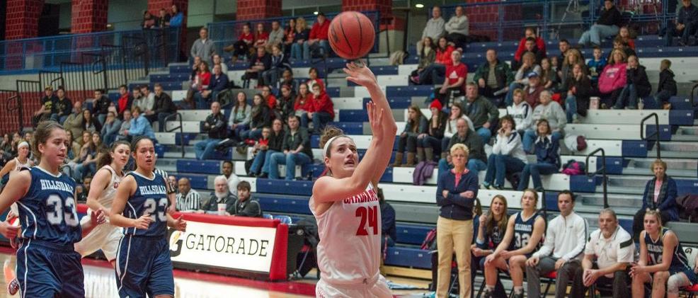 Danielle Carriere scored a team-high 10 points on Saturday against No. 11 Michigan Tech
