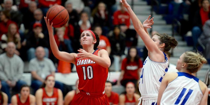 Freshman Guard Anna Hall