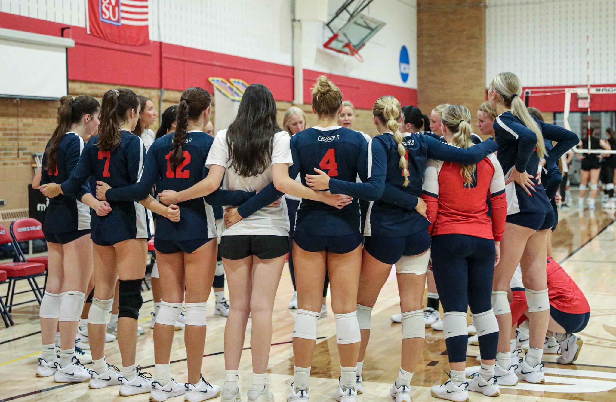 Volleyball Splits Opening Day of 2024 Season