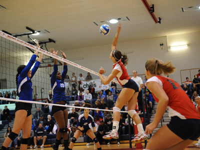 Cardinals Finish Off Huskies, 3-2