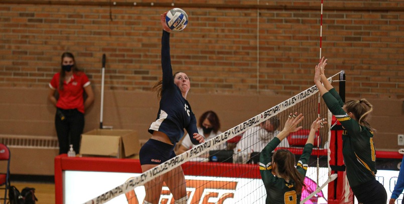 SVSU Splits on Day One at CSUSM
