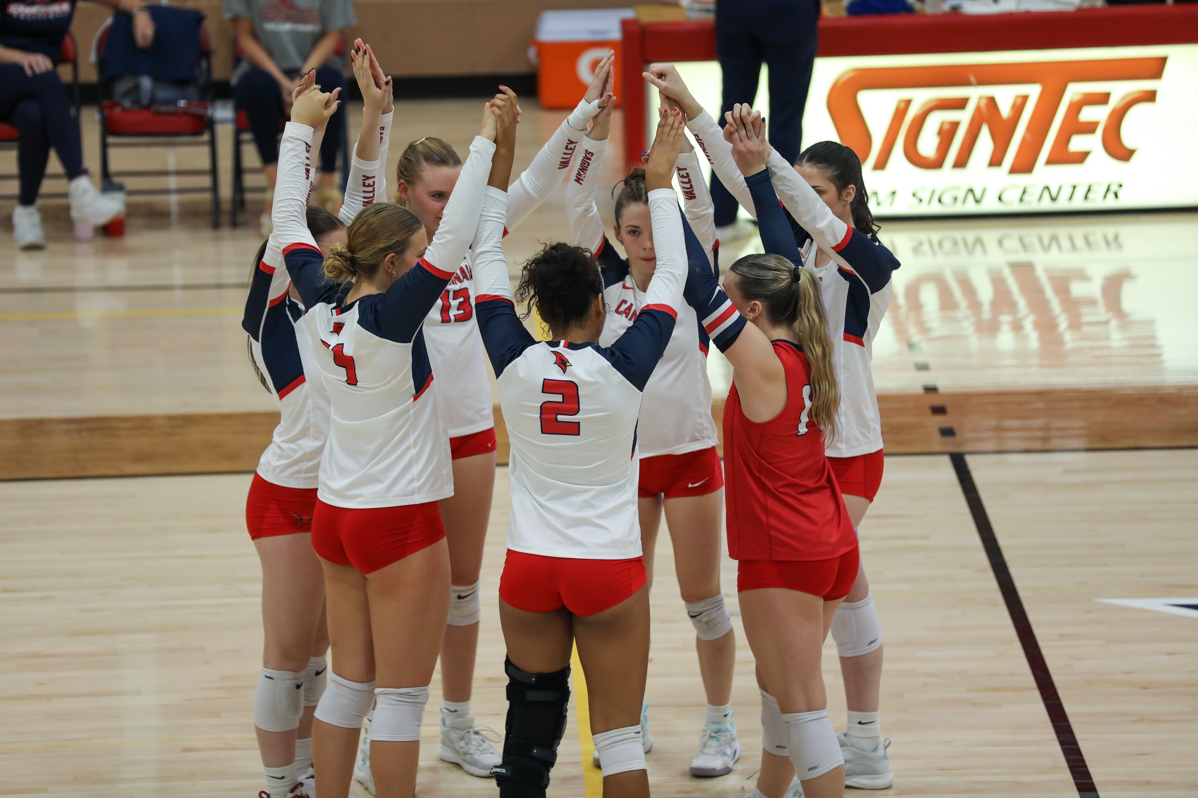 Cardinals Fall to Huskies